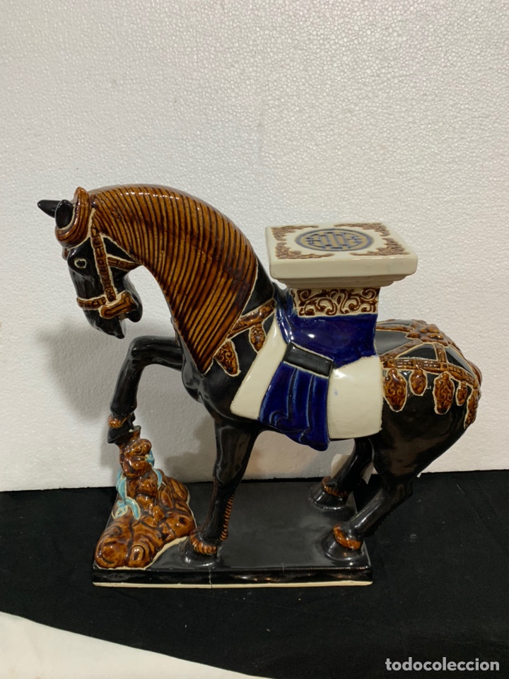 Antig&uuml;edades: CABALLO ANTIGUO EN PORCELANA - Foto 1