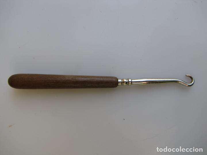 Antig&uuml;edades: 5- Abotonador para botines - Foto 1