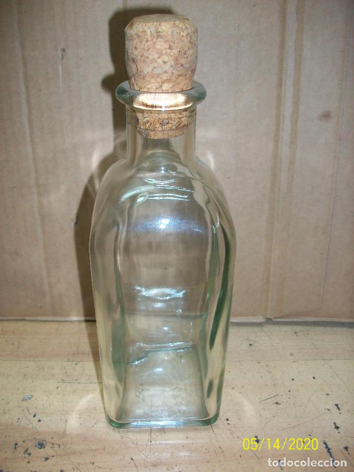Antig&uuml;edades: LOTE DE 3 FRASCOS DE CRISTAL - Foto 5