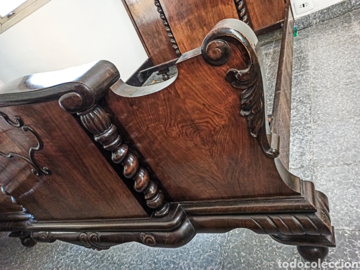 Antig&uuml;edades: Cama de Nogal con columnas salom&oacute;nicas - Foto 4