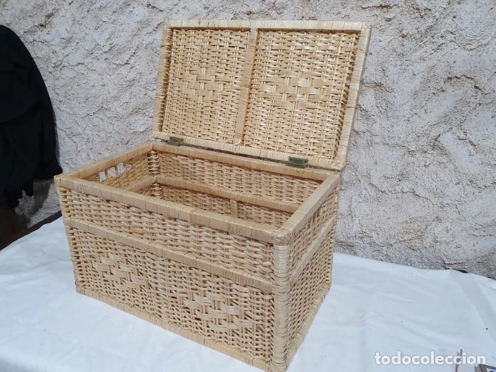 Antig&uuml;edades: CESTO BAUL DE MIMBRE - Foto 2