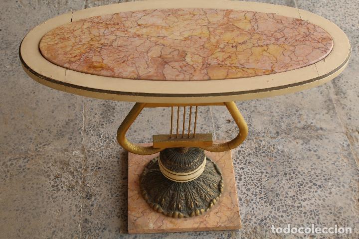 Antig&uuml;edades: mesa auxiliar en forma de lira - Foto 3
