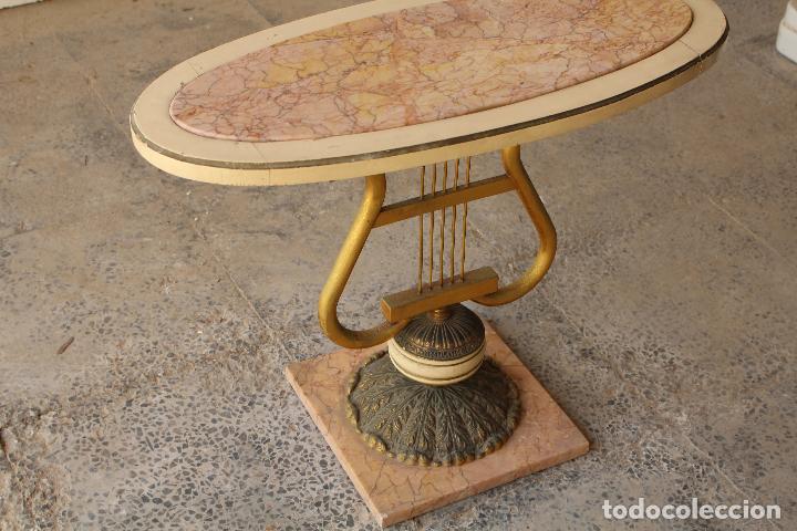 Antig&uuml;edades: mesa auxiliar en forma de lira - Foto 6