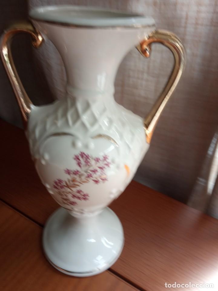 Antig&uuml;edades: FLORERO JARRON PORCELANA - Foto 2