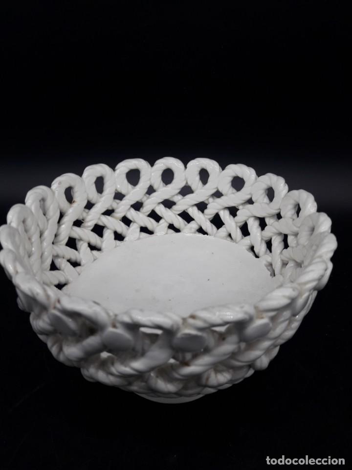 Antig&uuml;edades: Frutero de ceramica - Foto 2