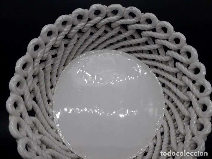Antig&uuml;edades: Frutero de ceramica - Foto 2