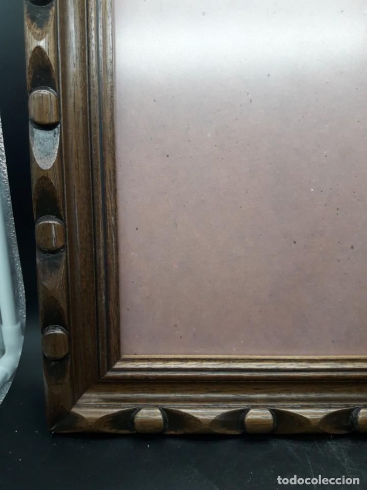 Antig&uuml;edades: Marco tallado en nogal - Foto 3