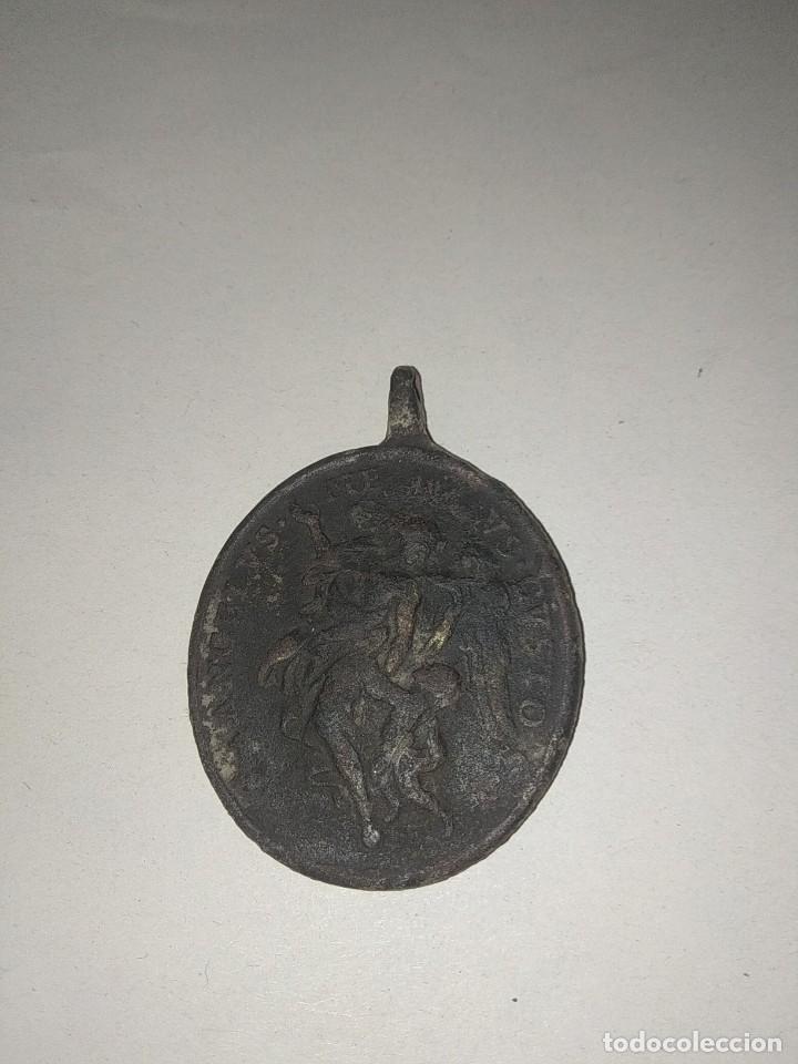 Antig&uuml;edades: Medalla del siglo 18 - Foto 1