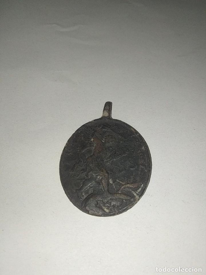 Antig&uuml;edades: Medalla del siglo 18 - Foto 2