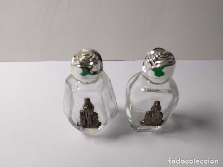 Antig&uuml;edades: 2 BOTELLITAS DE AGUA DE LOURDES. - Foto 1