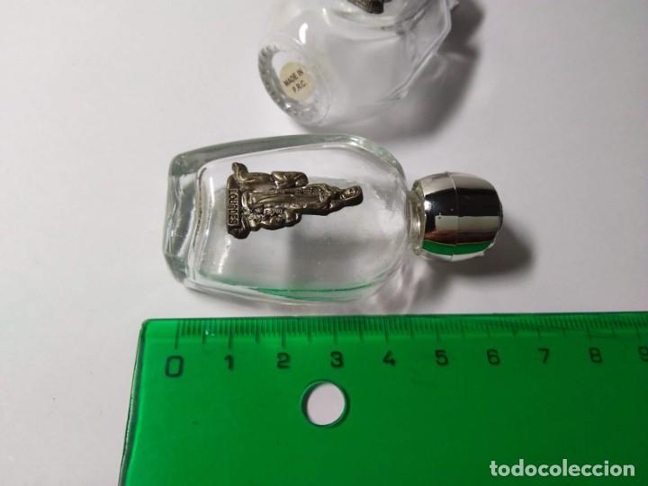 Antig&uuml;edades: 2 BOTELLITAS DE AGUA DE LOURDES. - Foto 3