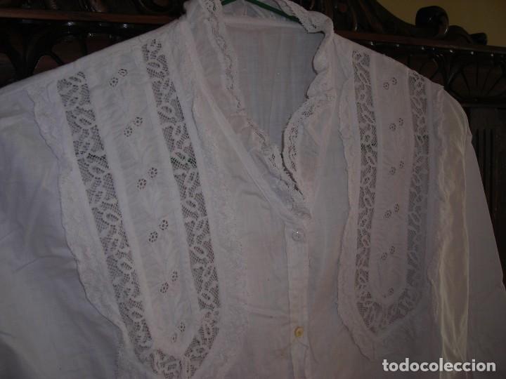 Antig&uuml;edades: camisa de mujer bordada de algodon - Foto 3