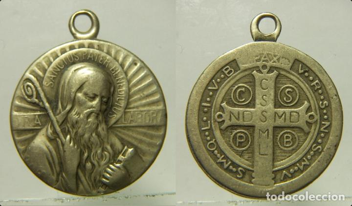 Antig&uuml;edades: MEDALLA SANTUS PATER BENEDICTUS - Foto 1