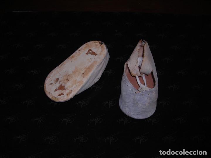Antig&uuml;edades: zapatos antiguos de bebe - Foto 2