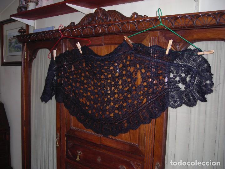 Antig&uuml;edades: mantilla 3 picos negra - Foto 1