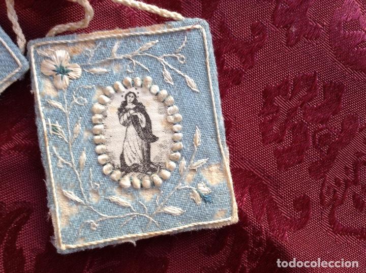 Antig&uuml;edades: Antiguo escapulario bordado - Foto 2