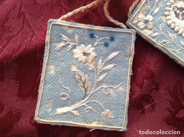 Antig&uuml;edades: Antiguo escapulario bordado - Foto 3