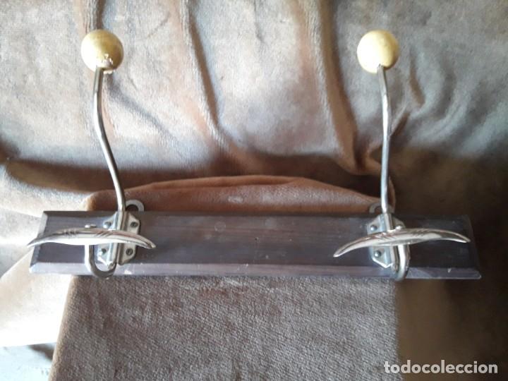 Antig&uuml;edades: Perchero de dos brazos - Foto 1