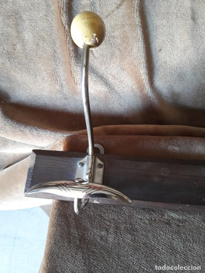 Antig&uuml;edades: Perchero de dos brazos - Foto 2