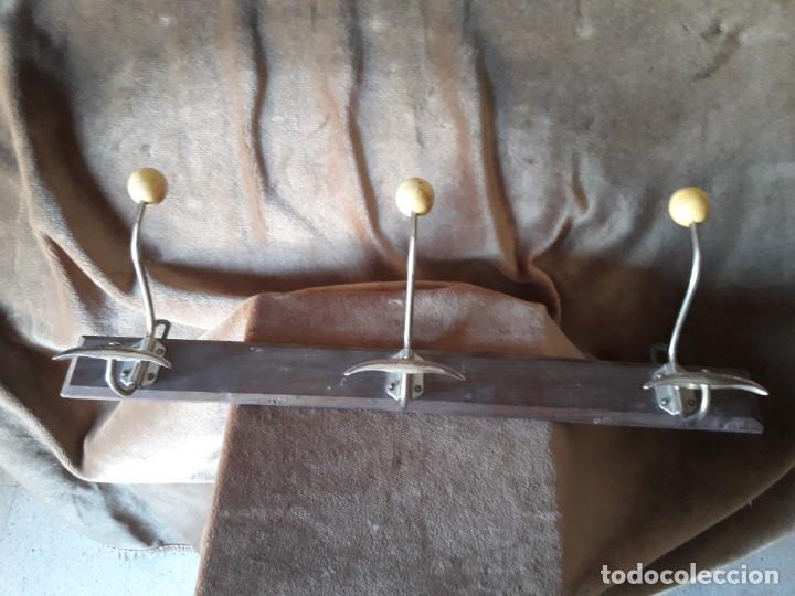 Antig&uuml;edades: Perchero tres brazos - Foto 1