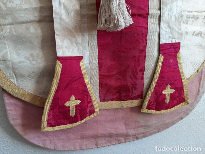 Antig&uuml;edades: CASULLA DE SEDA DAMASQUINADA - ESTOLA, MAN&Iacute;PULO Y C&Iacute;NGULO - SIGLO XIX - Foto 13