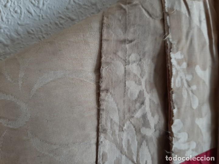 Antig&uuml;edades: CASULLA DE SEDA DAMASQUINADA - ESTOLA, MAN&Iacute;PULO Y C&Iacute;NGULO - SIGLO XIX - Foto 17