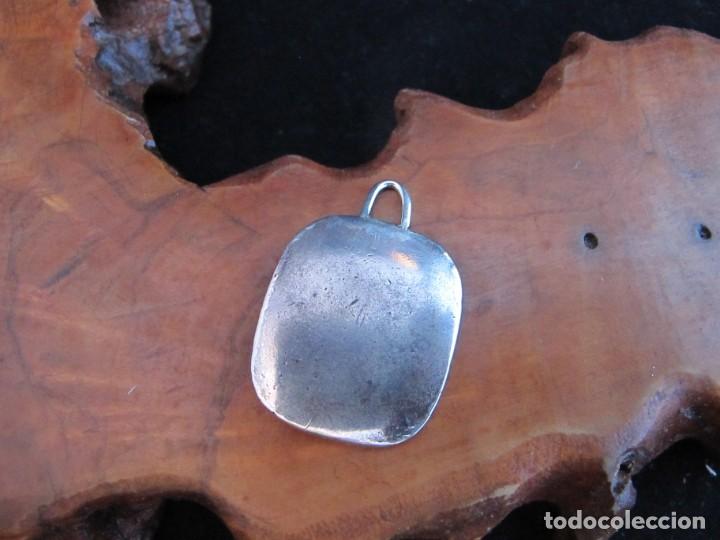 Antig&uuml;edades: Medalla religiosa vintage de plata - Foto 2