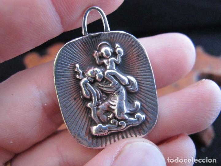 Antig&uuml;edades: Medalla religiosa vintage de plata - Foto 6
