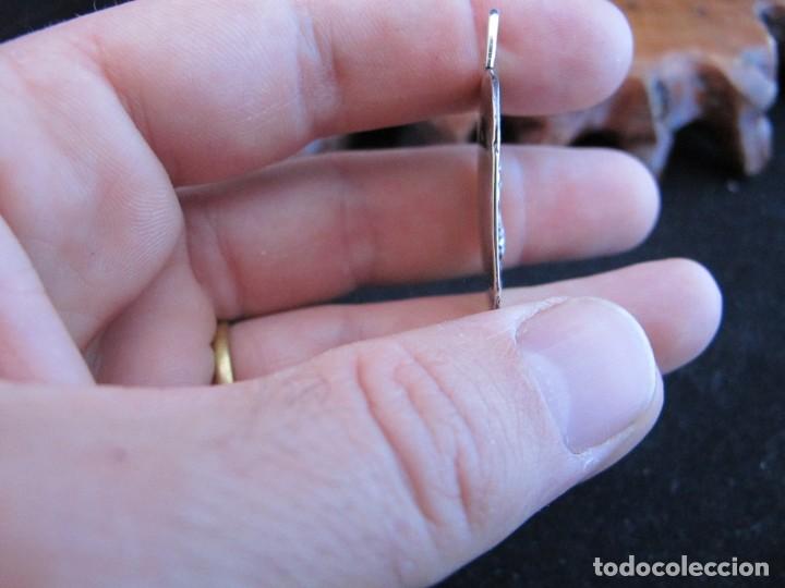 Antig&uuml;edades: Medalla religiosa vintage de plata - Foto 7