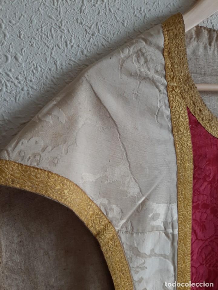 Antig&uuml;edades: CASULLA DE SEDA DAMASQUINADA - SIGLO XIX - Foto 3