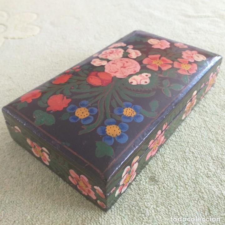 Antig&uuml;edades: Caja de madera lacada y pintada a mano. - Foto 1