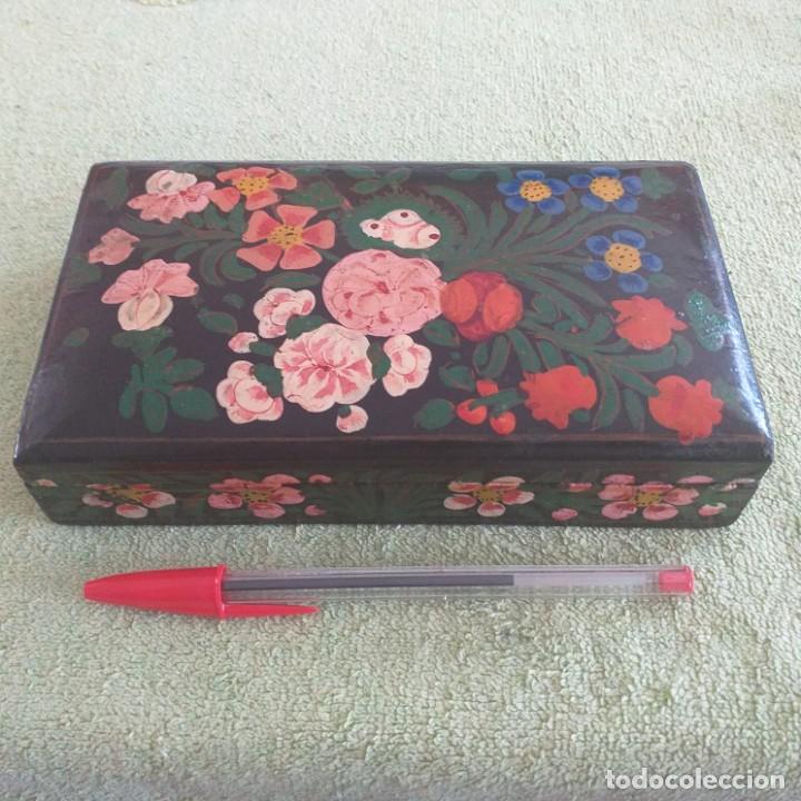 Antig&uuml;edades: Caja de madera lacada y pintada a mano. - Foto 2