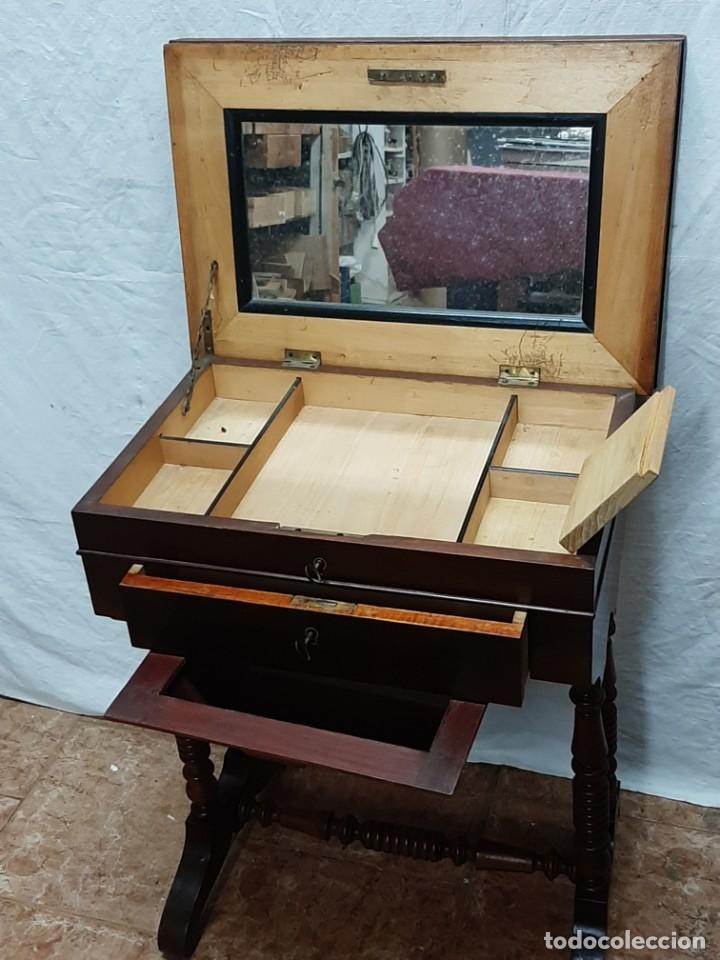 Antig&uuml;edades: COSTURERO ISABELINO...XIX - Foto 1