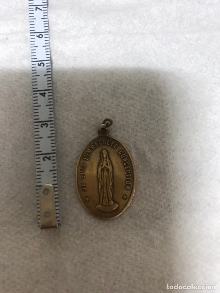 Antig&uuml;edades: Medalla Virgen de Lourdes - Foto 2