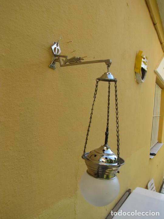 Antig&uuml;edades: 5- L&aacute;mpara botiva. Esta&ntilde;o. Modernista - Foto 2