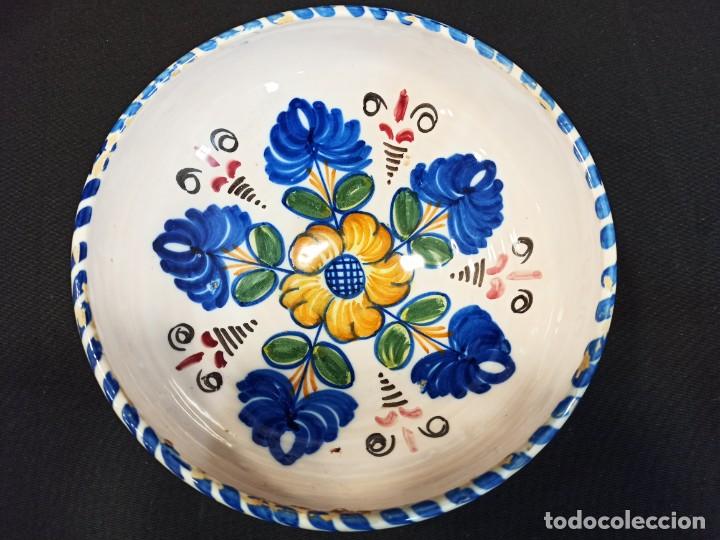 Antig&uuml;edades: Cuenco de cer&aacute;mica tipo Talavera. C9 - Foto 1
