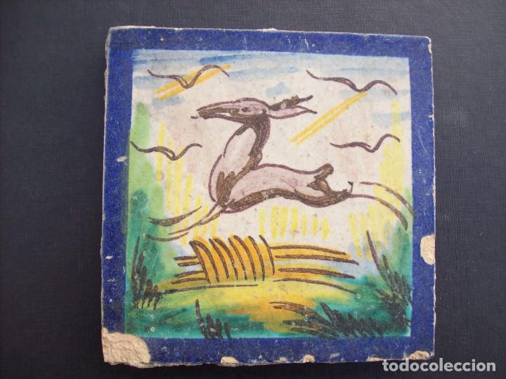 Antig&uuml;edades: azulejo rejano galgo - Foto 1