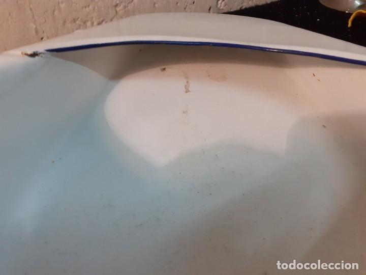 Antig&uuml;edades: Orinal bacina cu&ntilde;a metal esmaltado - Foto 8