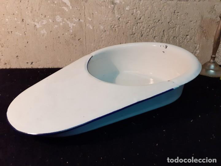 Antig&uuml;edades: Orinal bacina cu&ntilde;a metal esmaltado - Foto 1