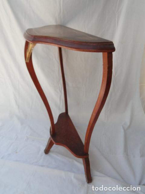 Antig&uuml;edades: SENCILLA C&Oacute;NSOLA DE MADERA CON MARQUETER&Iacute;A. - Foto 7