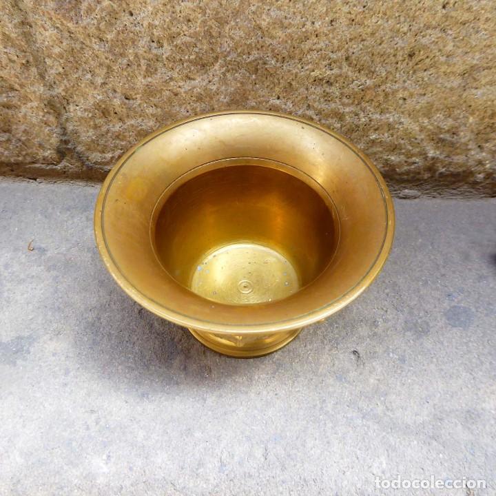 Antig&uuml;edades: Antiguo almirez o mortero en Bronce - Foto 5