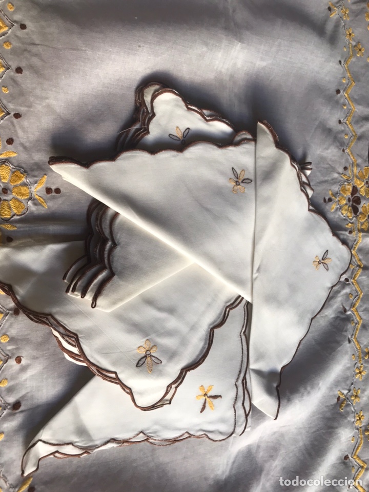 Antigüedades: Mantel años 60 lino bordado a maquina - Foto 4 - 205684618