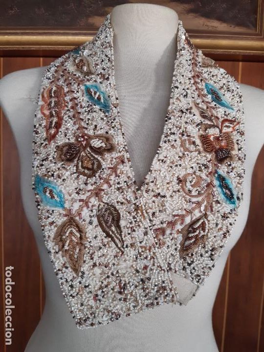 Antig&uuml;edades: BONITO CINTURON CON BORDADOS Y AVALORIOS. - Foto 3