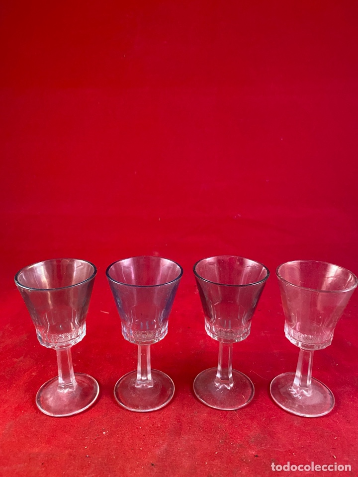 Antig&uuml;edades: 4 copitas de Cristal - Foto 2