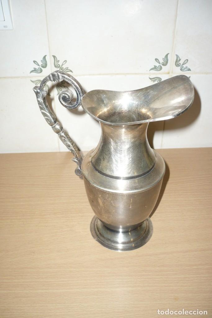 Antig&uuml;edades: Antigua Jarra de Alpaca. 23 cm. - Foto 2