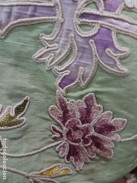 Oggetti Antichi: PRECIOSOS Y ANTIGUOS MEDALLONES BORDADOS PARA FRONTAL MODERNISTAS PP.SG.XX.1900-1920