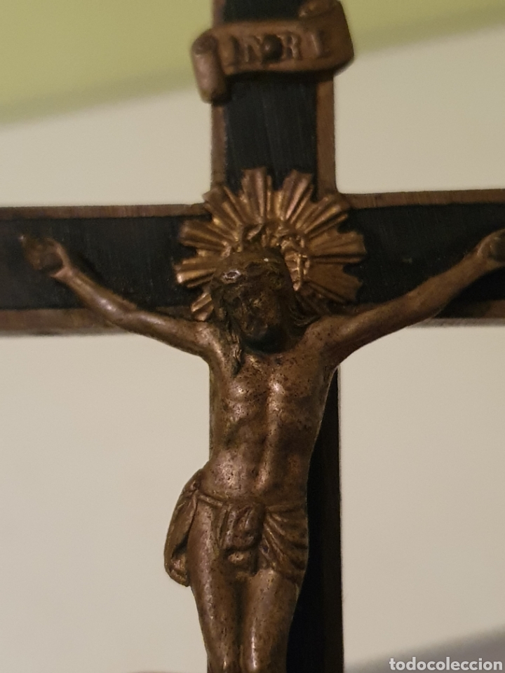 Antig&uuml;edades: ANTIGUA CRUZ REALIZADA EN MADERA Y BRONCE - Foto 2