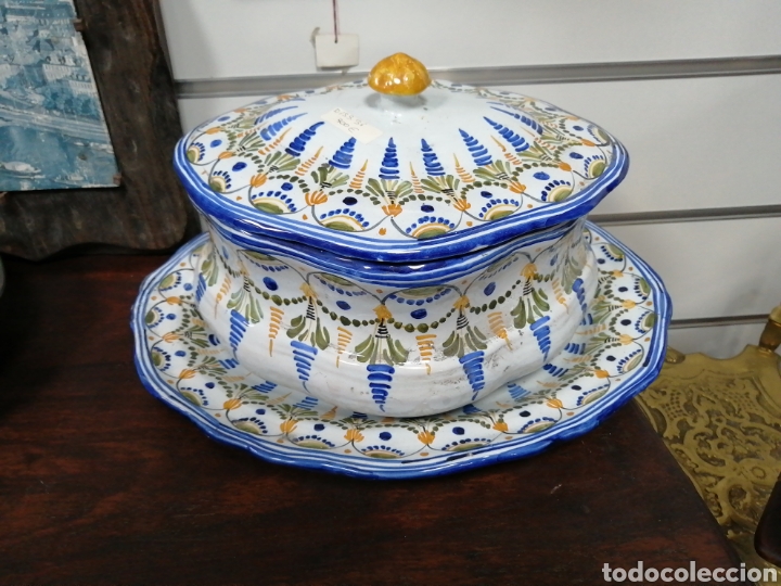Antig&uuml;edades: Sopera y bandeja Talavera - Foto 1
