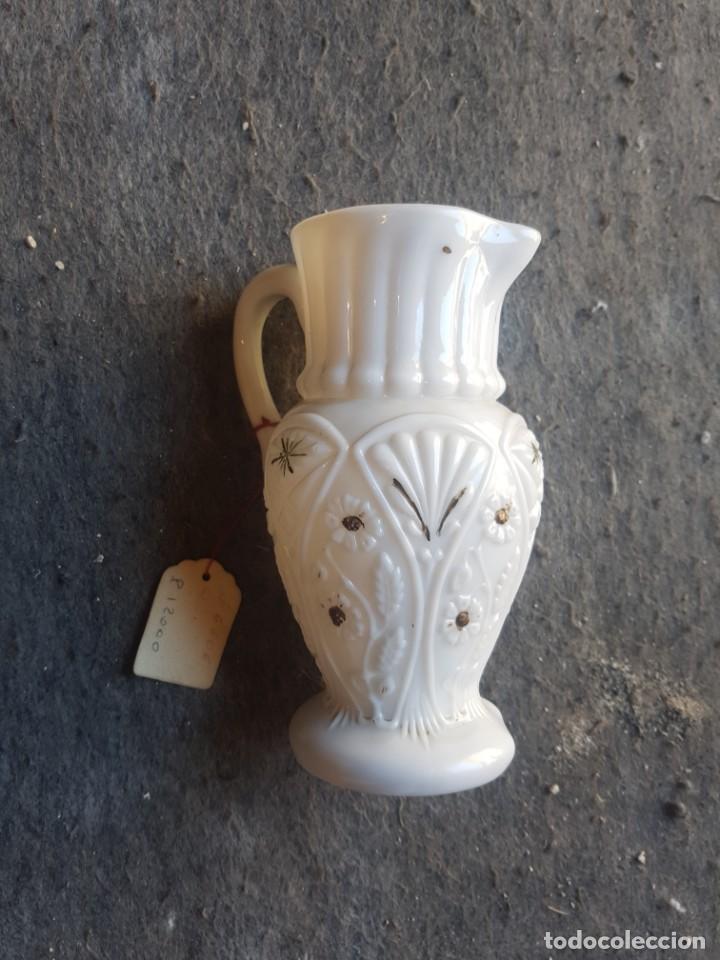 Antig&uuml;edades: Jarra de Opalina - Foto 1
