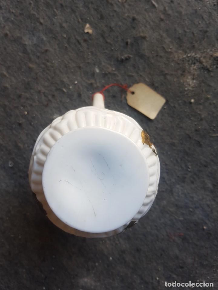 Antig&uuml;edades: Jarra de Opalina - Foto 3